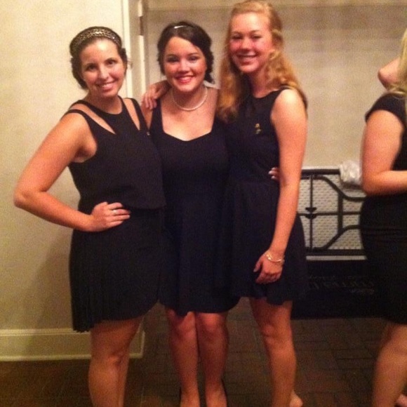 Unique black dress - Picture 1 of 4